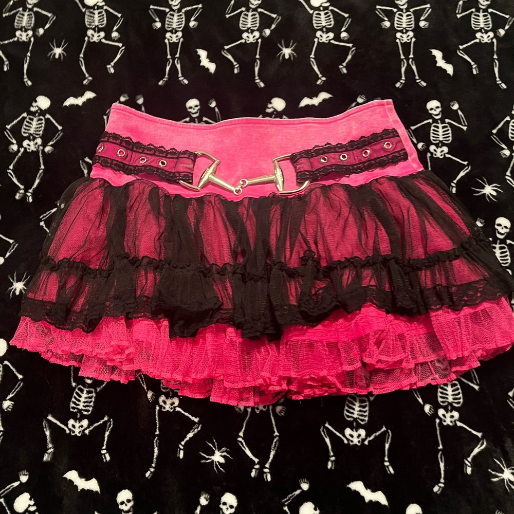 Women’s size M hot pink Tripp NYC skirt